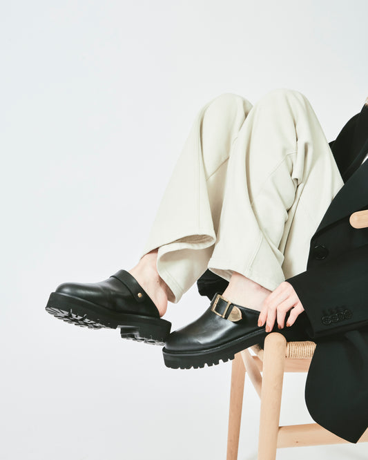 BUCKLE CLOG MULES BLACK