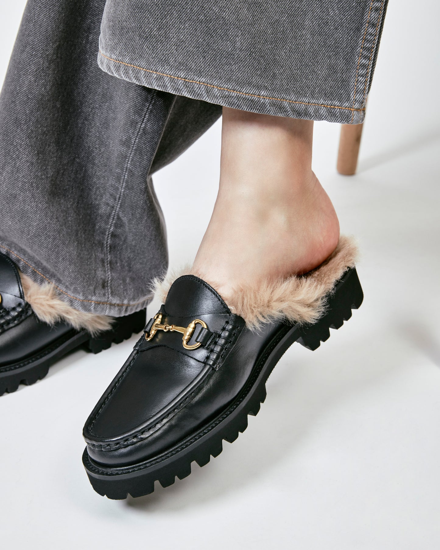 22115W SHEARING LINED BIT MULE BROWN