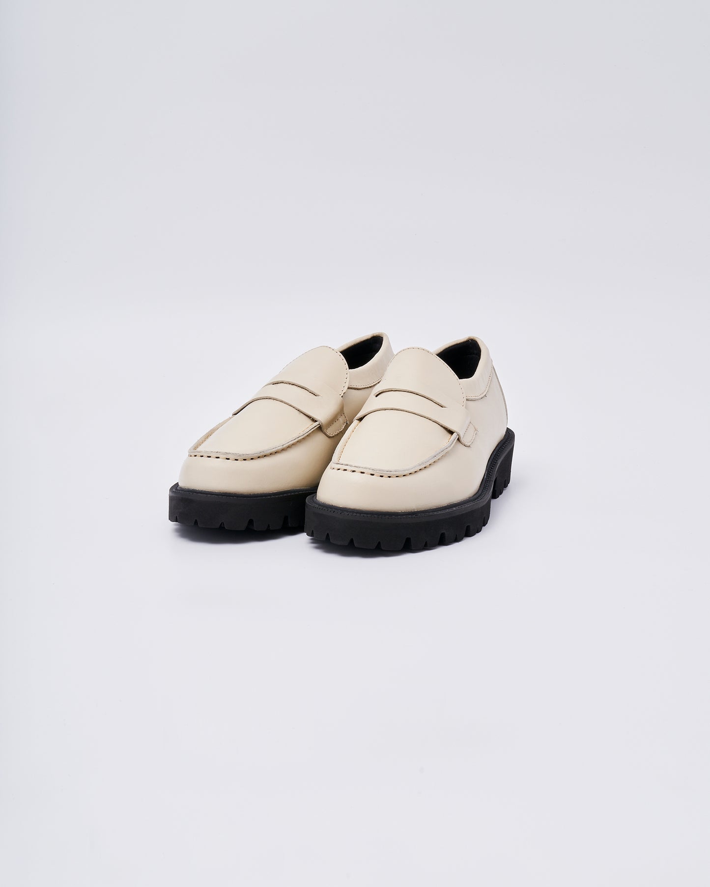 23114W COIN LOAFERS OFF WHITE