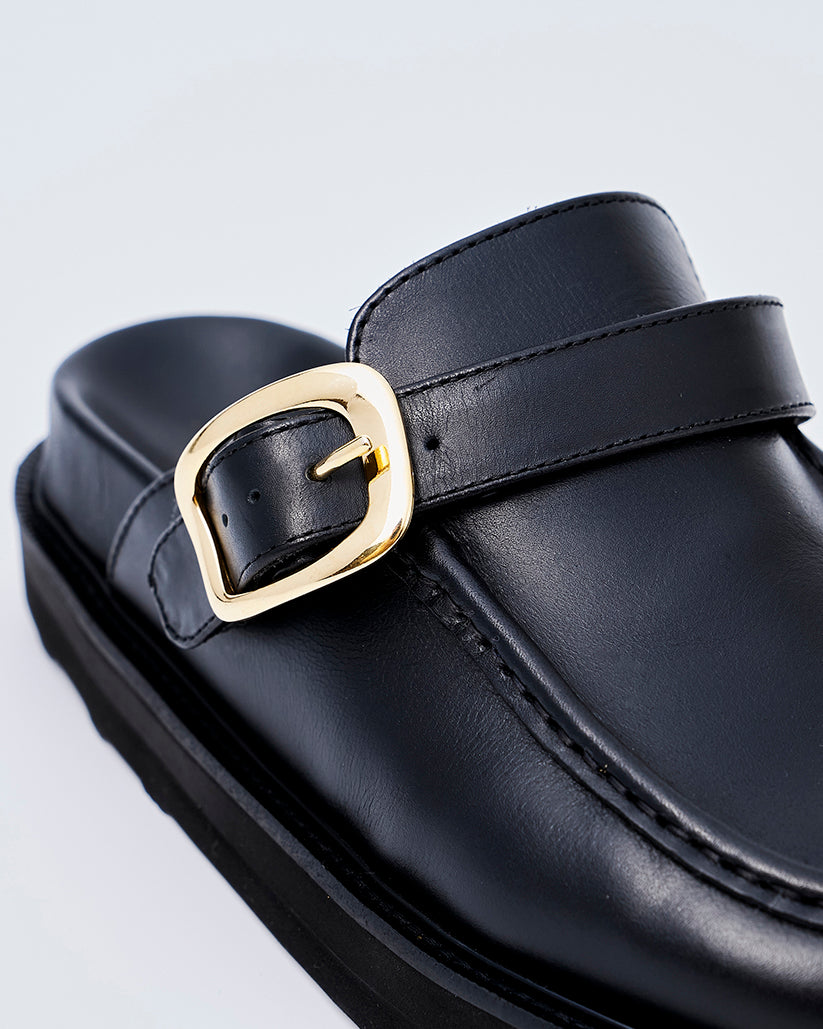 ONE STRAP MOC MULE BLACK