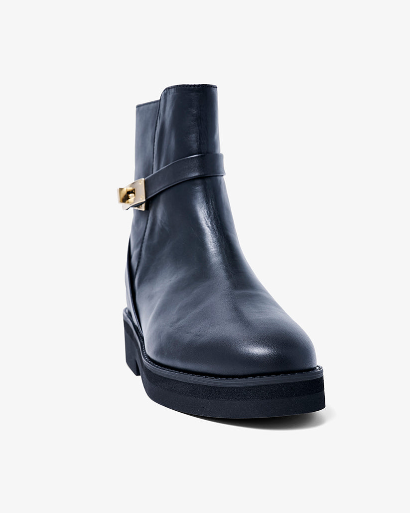 BUCKLE STRAP SHORT BOOTS BLACK