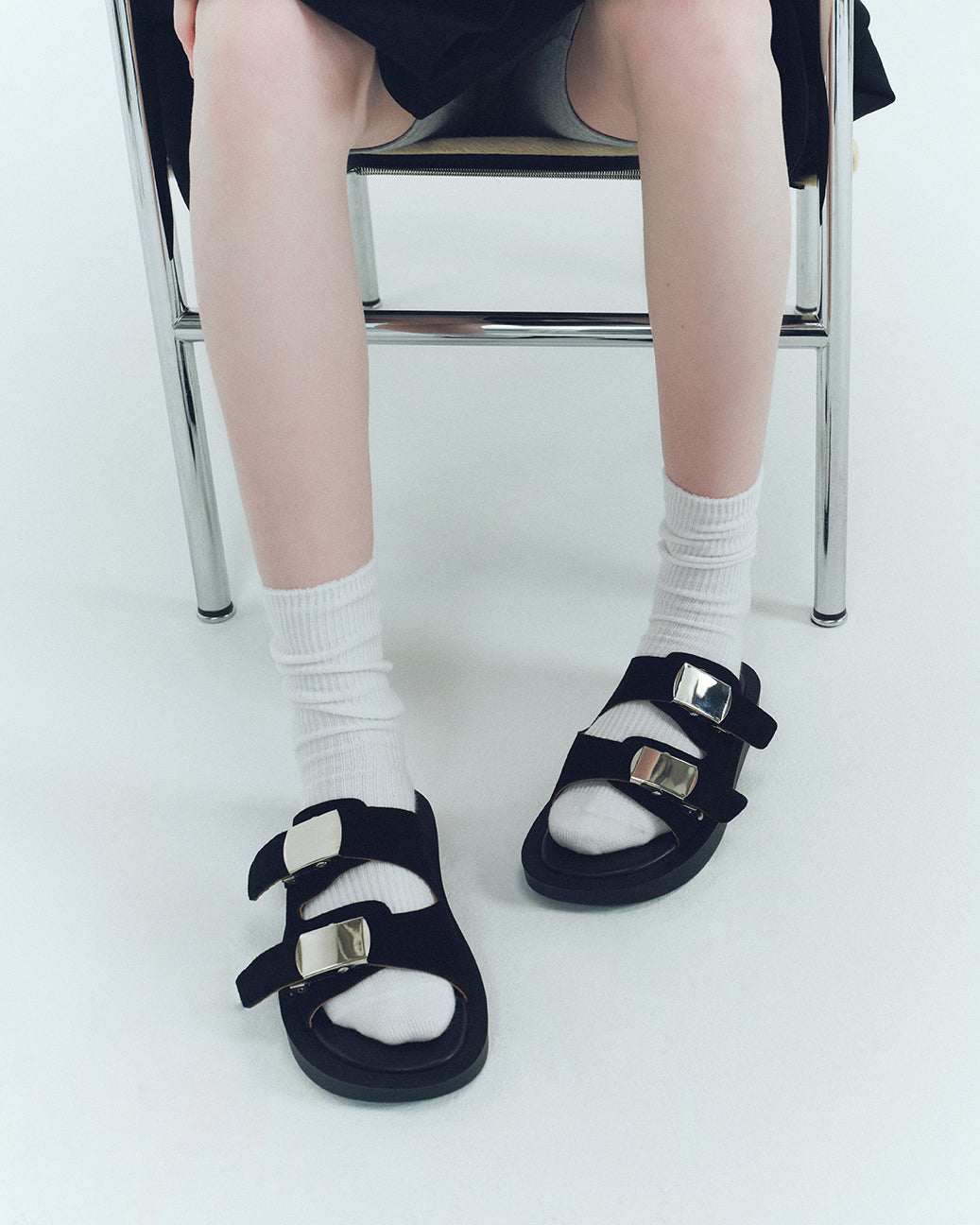 SLIDE BUCKLE PLATFORM SANDALS BLACK SUEDE