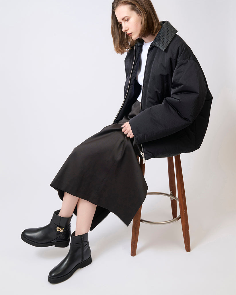 BUCKLE STRAP SHORT BOOTS BLACK