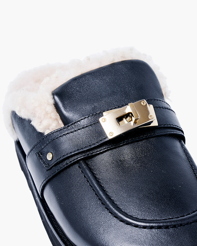 SHEARING BUCKLE SANDALS BLACK
