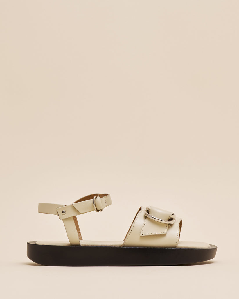 SANDAL – caminando.jp