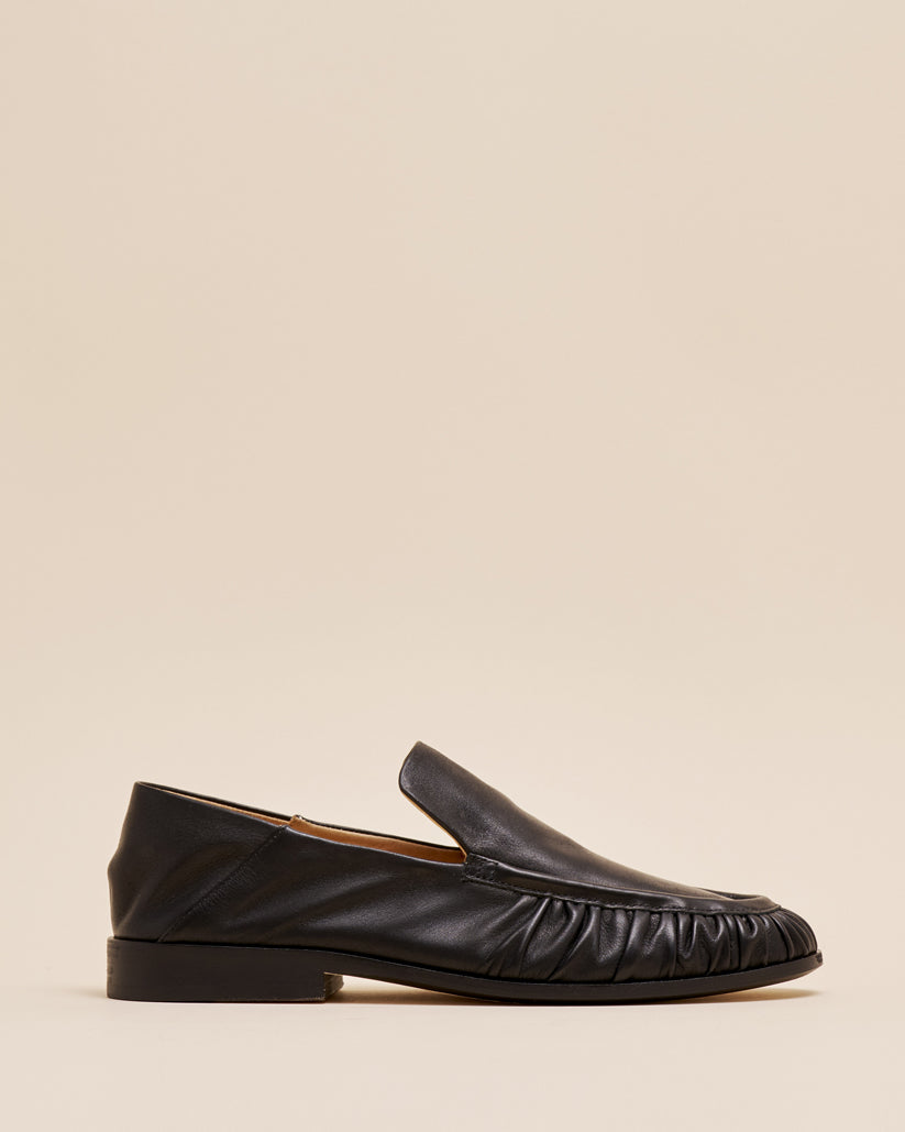 PLEATED LOAFER BLACK
