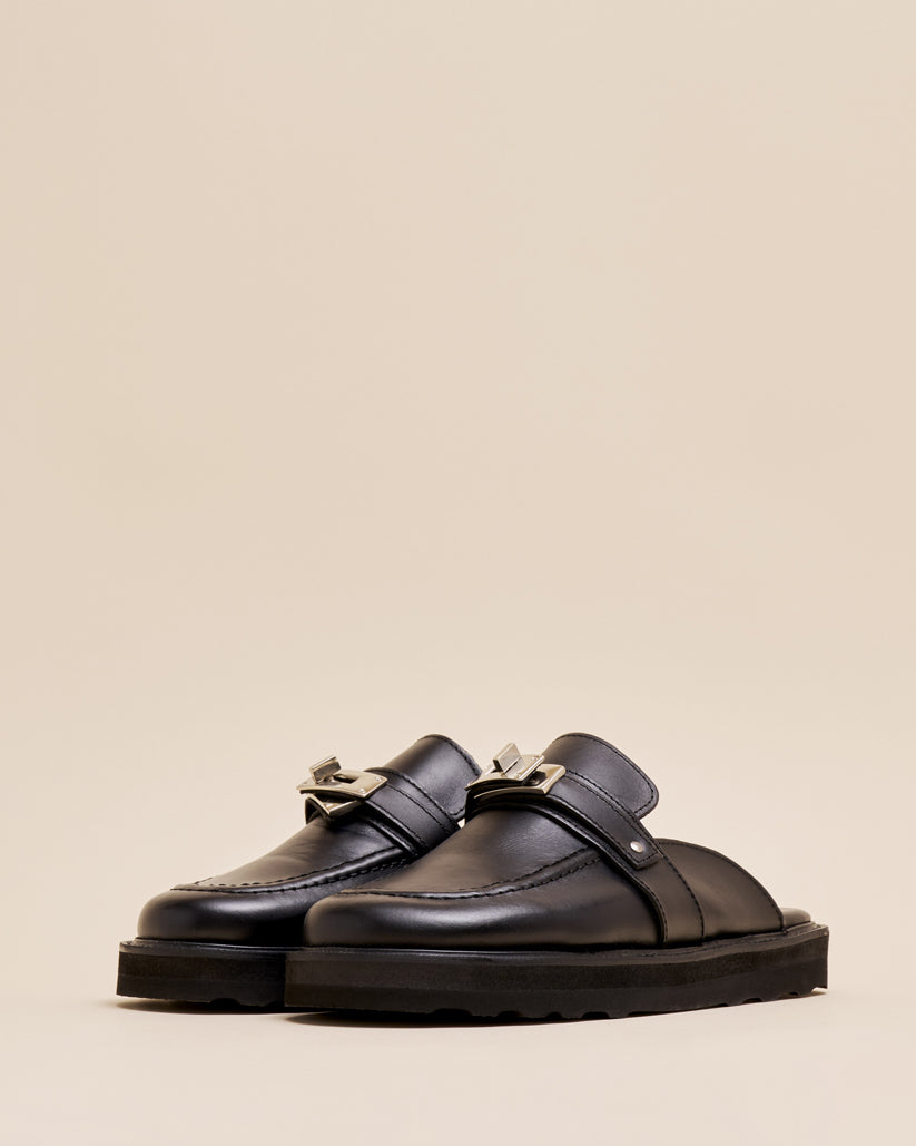 BUCKLE MULE BLACK