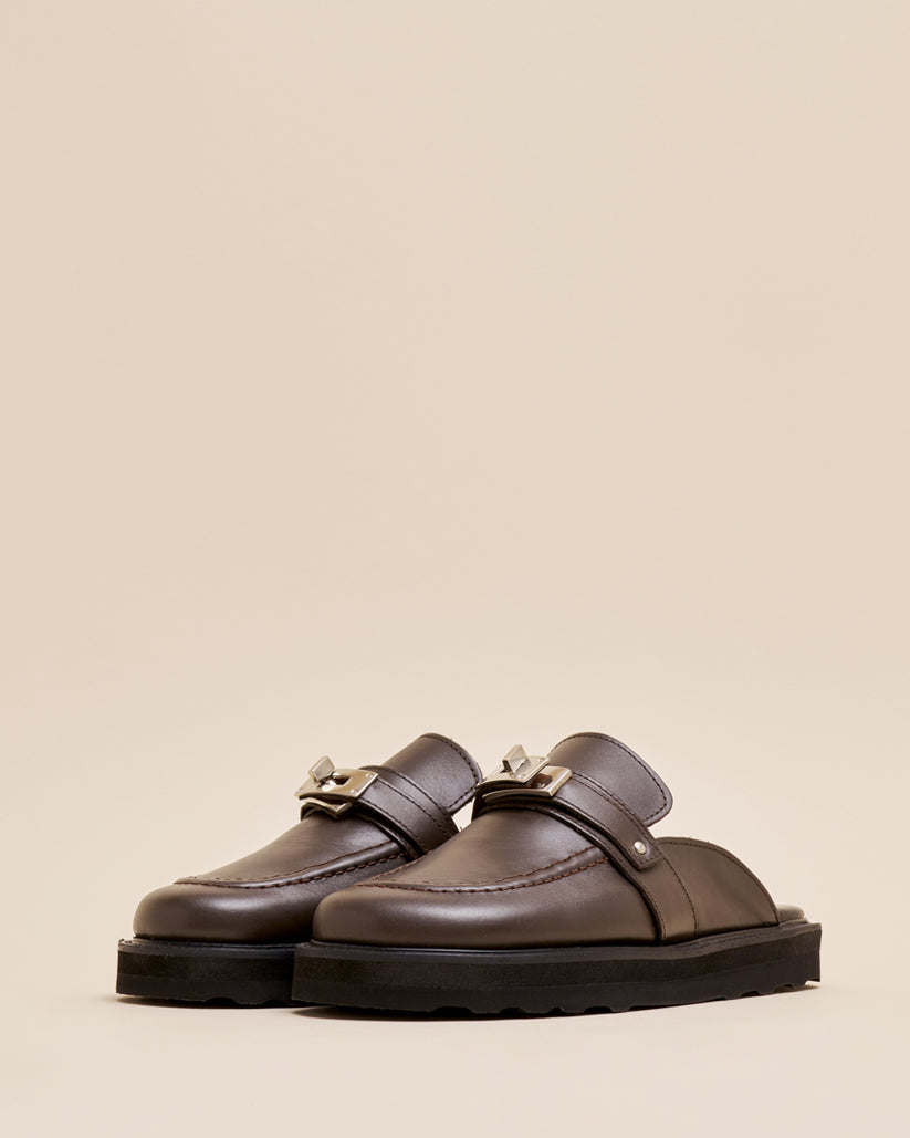 BUCKLE MULE DARK BROWN