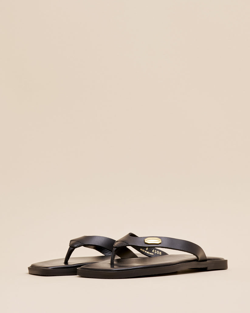 THONG FLAT SANDALS BLACK