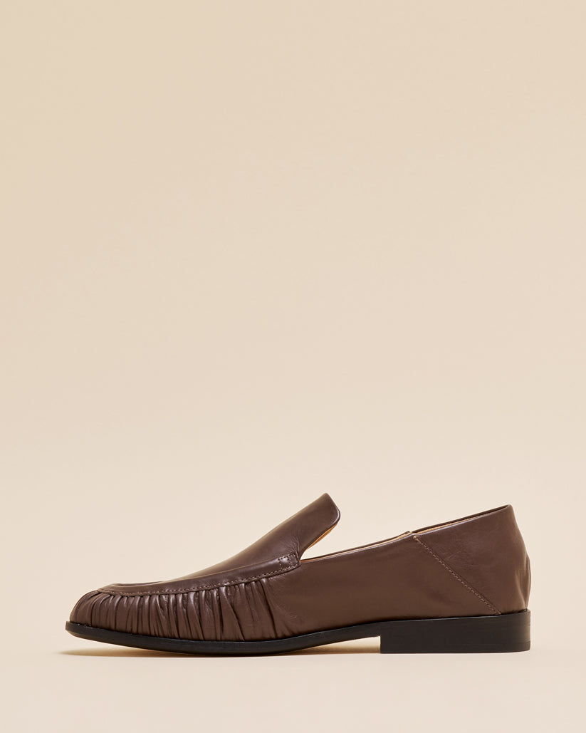 PLEATED LOAFER BROWN – caminando.jp