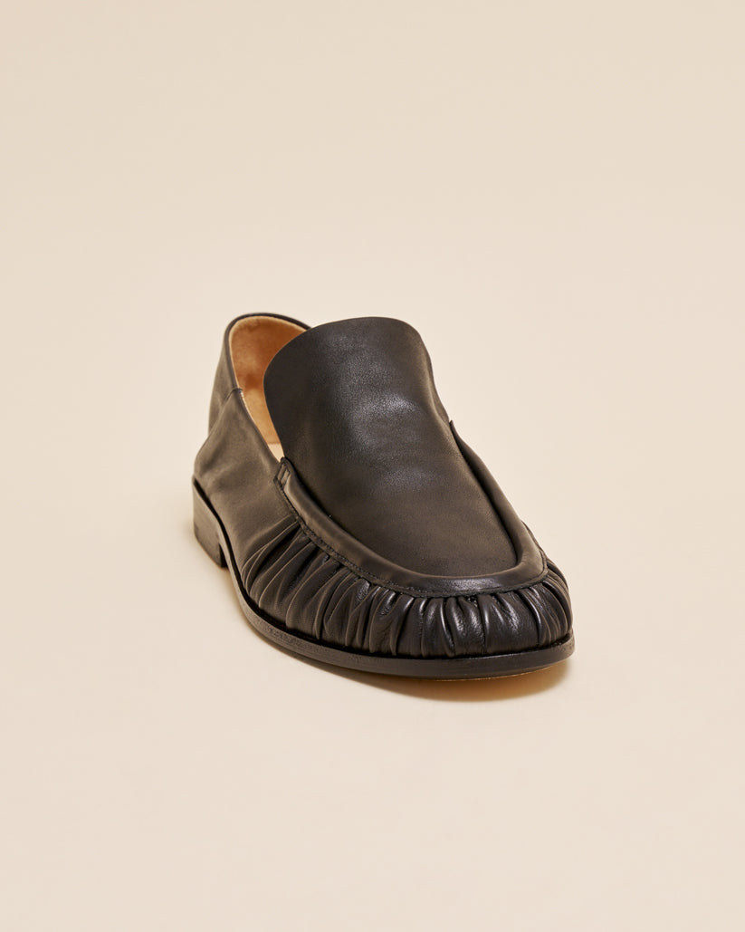 PLEATED LOAFER BLACK – caminando.jp