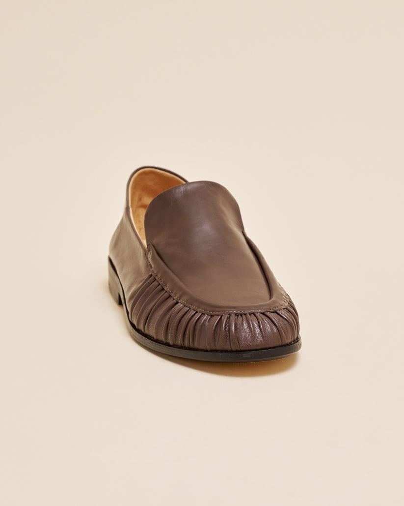 PLEATED LOAFER BROWN – caminando.jp