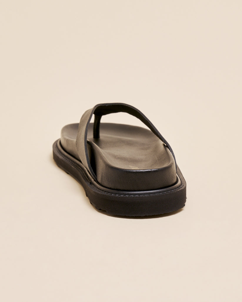 THONG SANDALS BLACK – caminando.jp