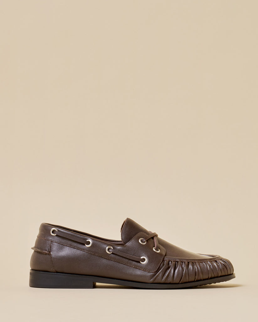 PLEATED DECK SHOES DARK BROWN