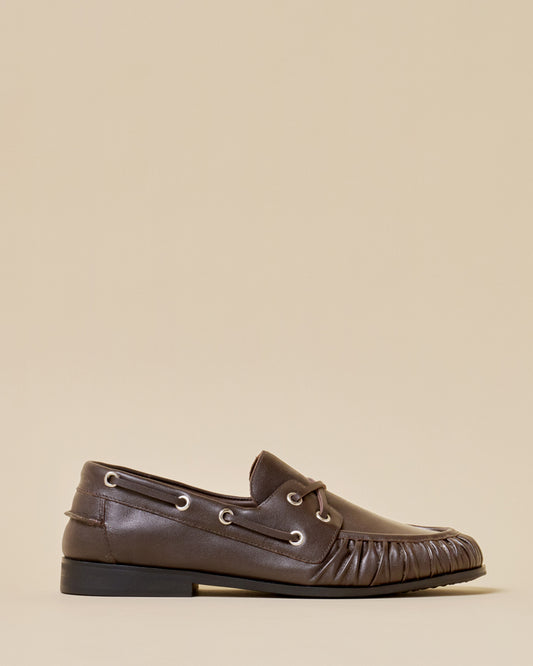 PLEATED DECK SHOES DARK BROWN