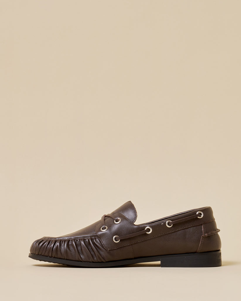 PLEATED DECK SHOES DARK BROWN
