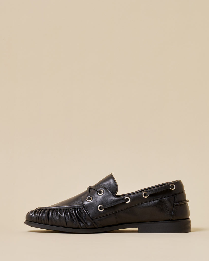 PLEATED DECK SHOES BLACK