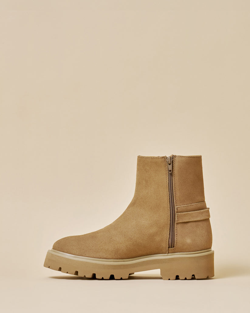 SIDE BUCKLE BOOTS TAN SUEDE