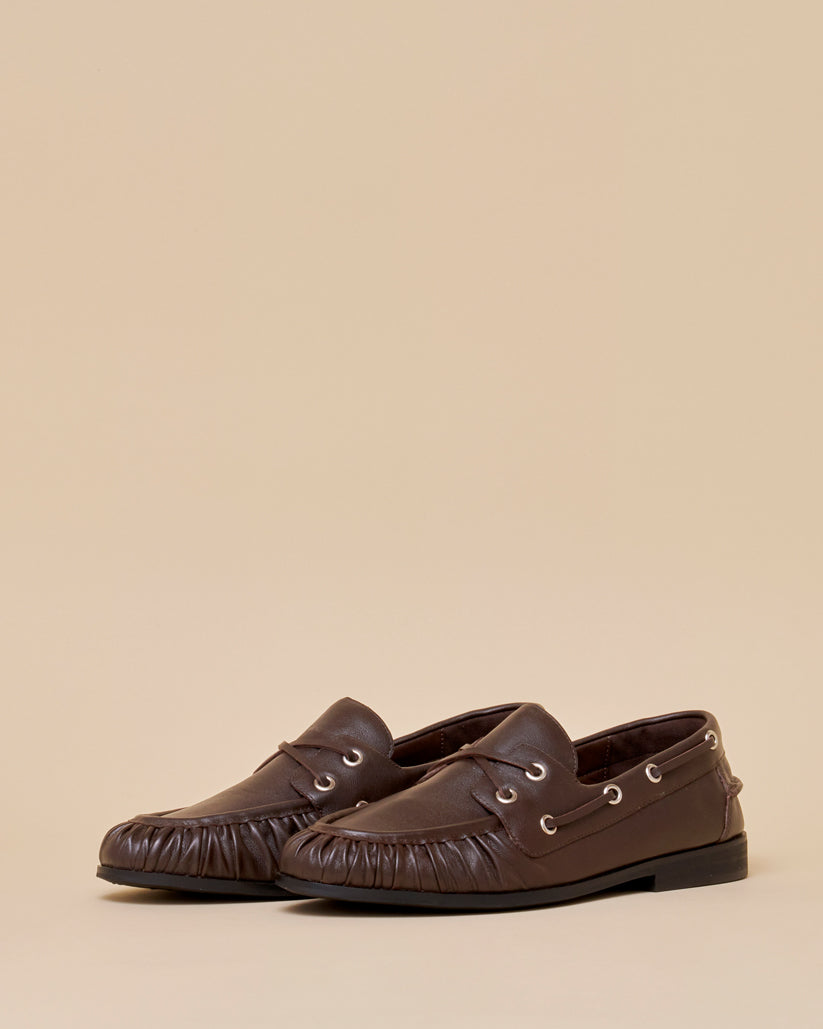 PLEATED DECK SHOES DARK BROWN