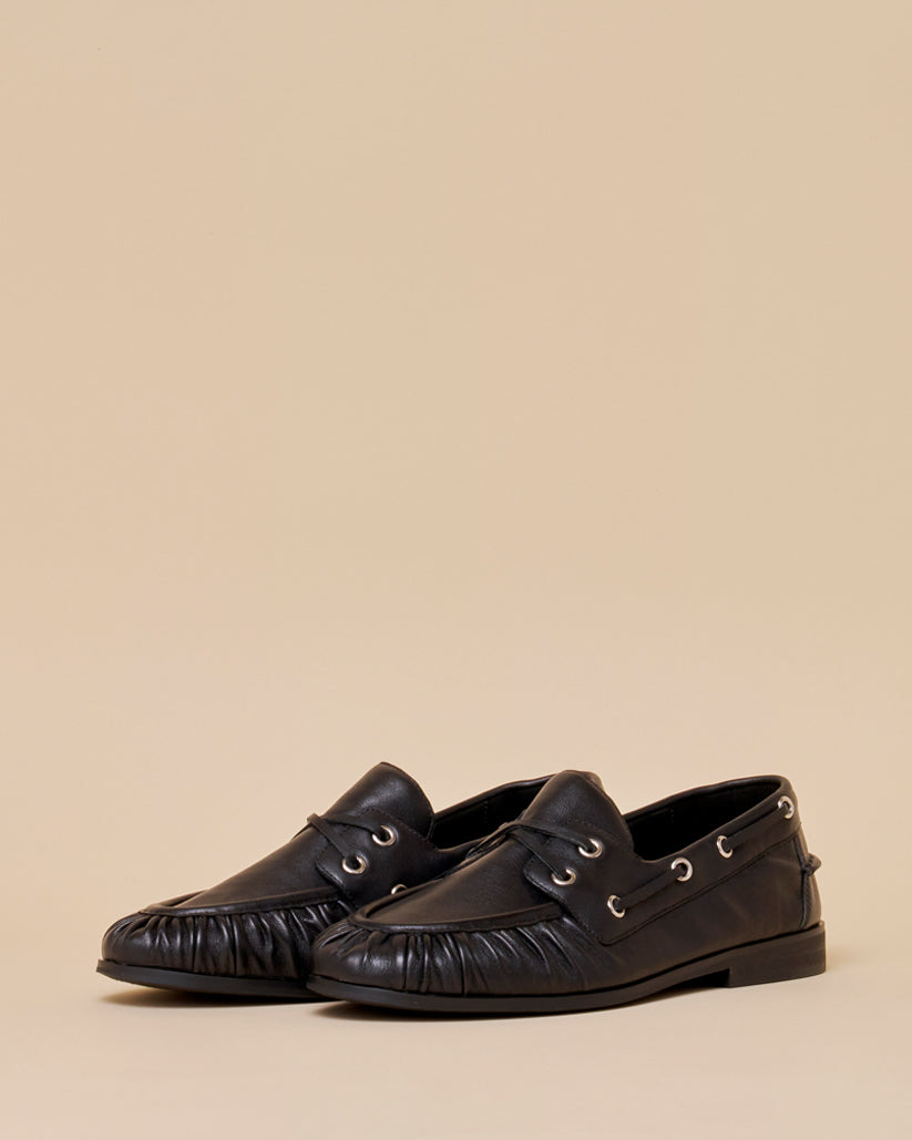 PLEATED DECK SHOES BLACK