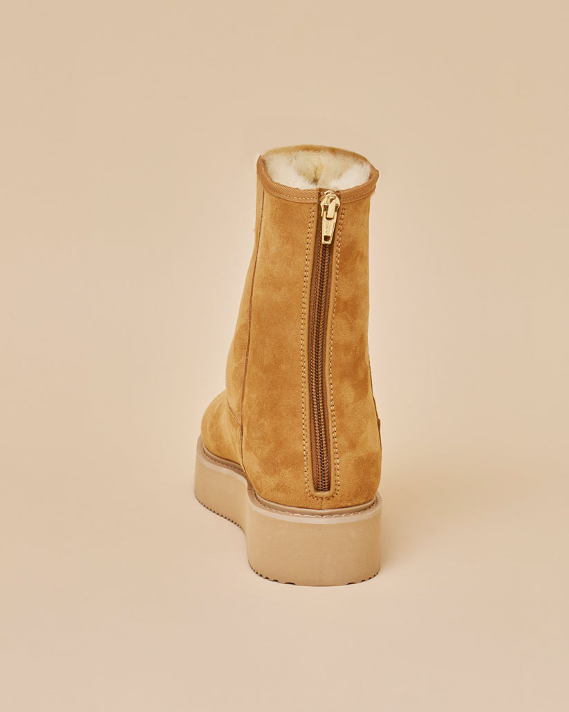 MOUTON BACK ZIP BOOTS CAMEL