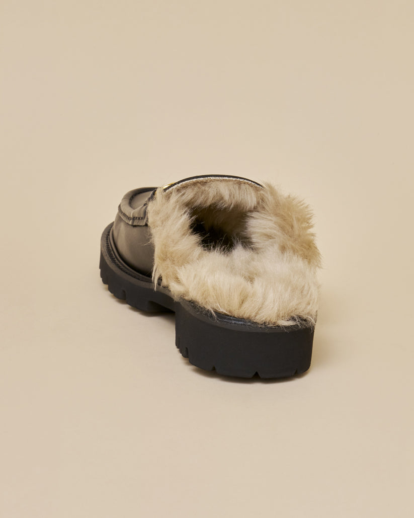 SHEARING LINED BIT MULE BLACK