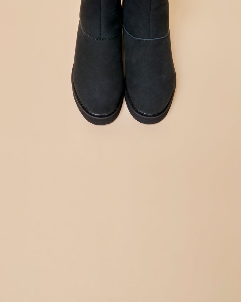 MOUTON BACK ZIP BOOTS BLACK