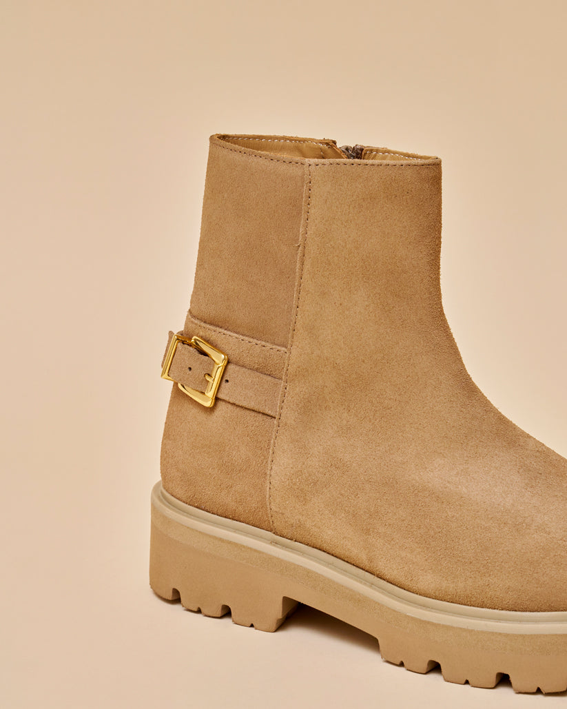 SIDE BUCKLE BOOTS TAN SUEDE